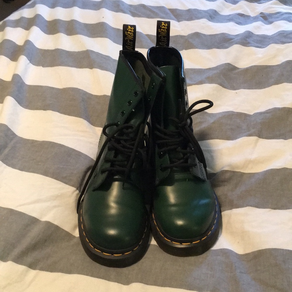 Dark green 8-hole Doc Martens size US7